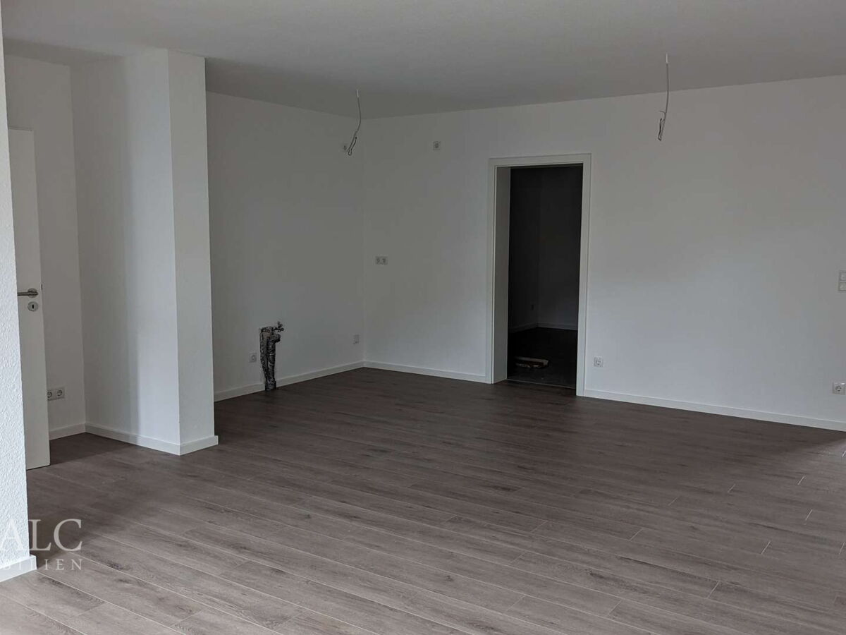 Neupotz Wohnzimmer Küchenzeile