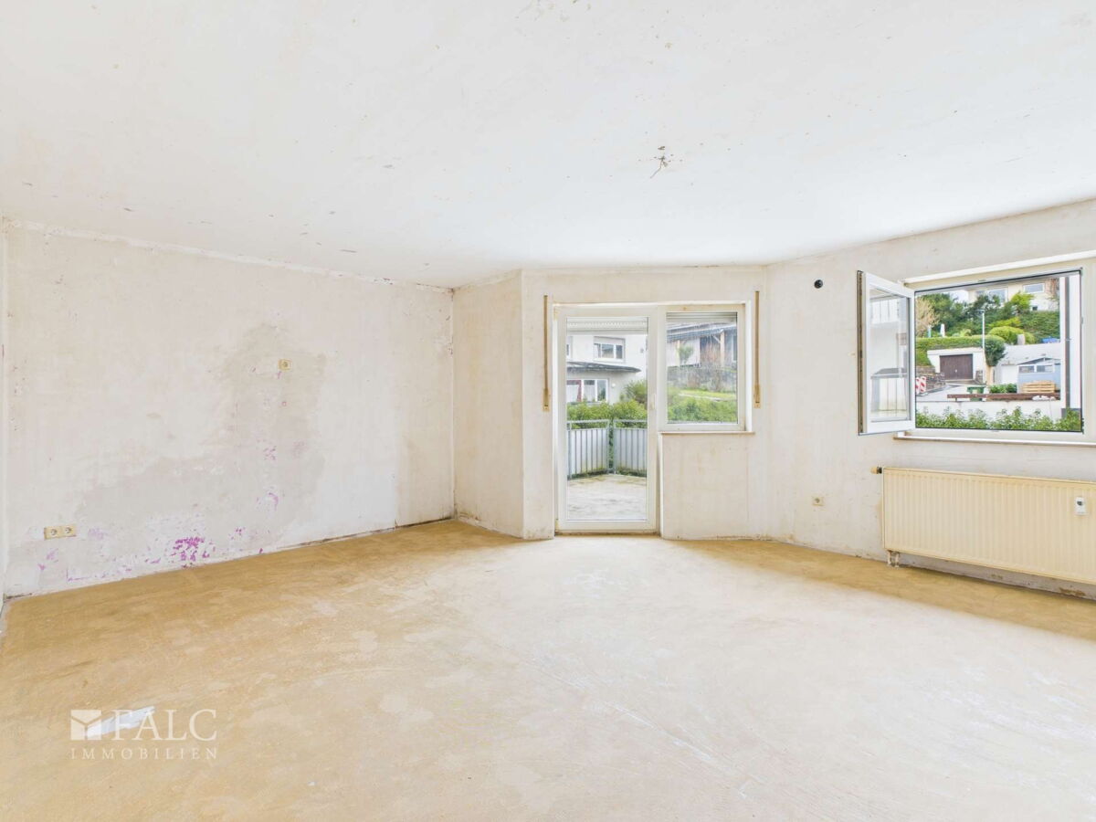 Wohnzimmer zum großen Balkon