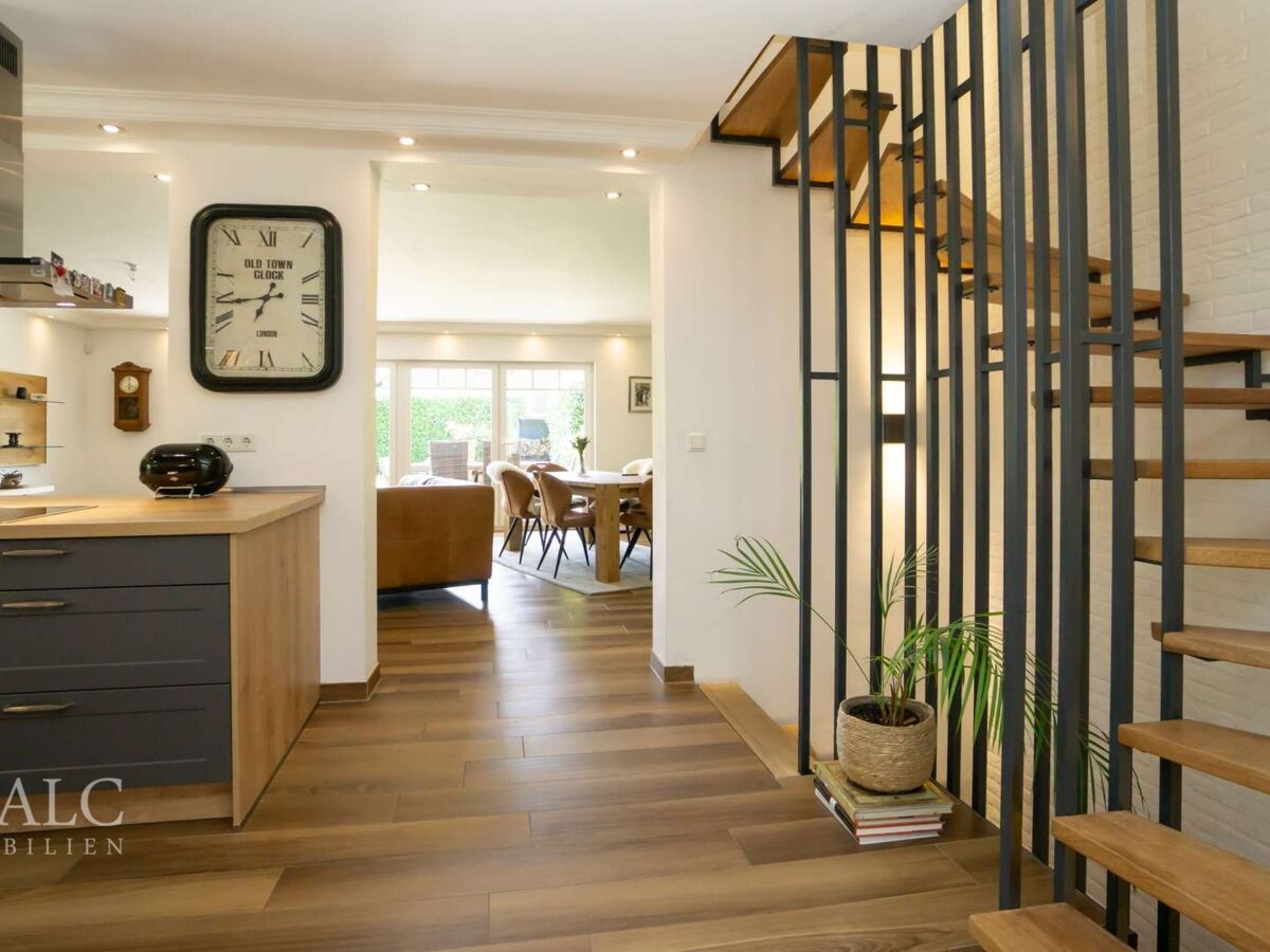 Durchgang und Treppe