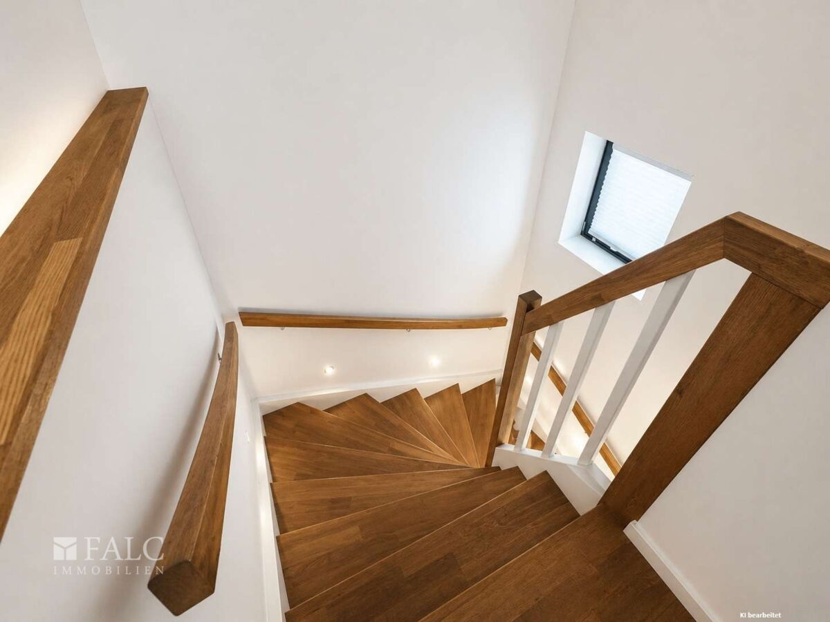 Treppe zum Obergeschoss