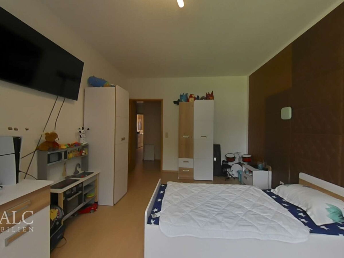 EG links Schlafzimmer