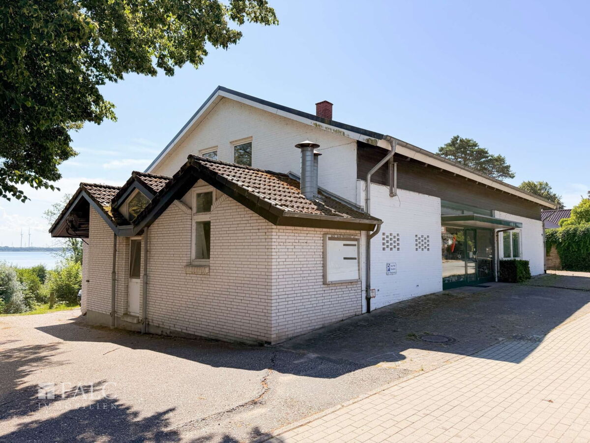 Außenansicht vorne Bild 2