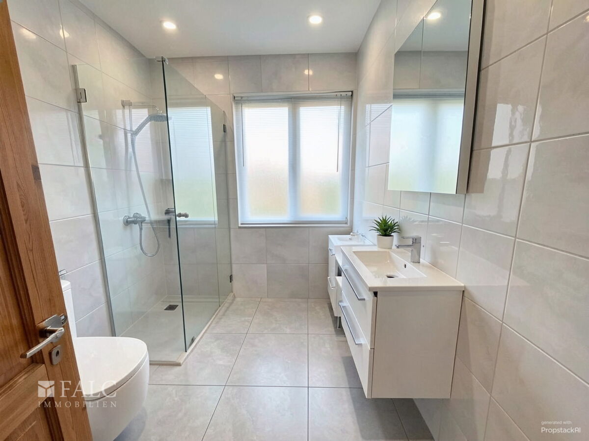 Badezimmer - (KI generierte Sanierung)