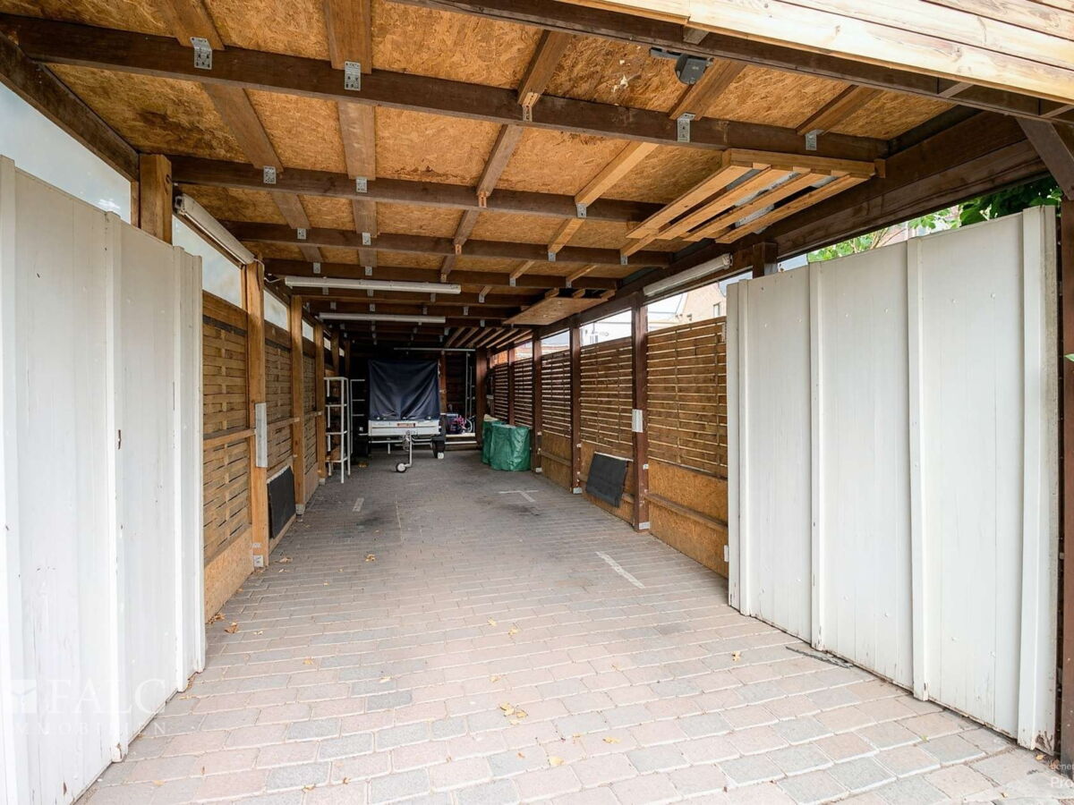 Carport - (KI generiert)