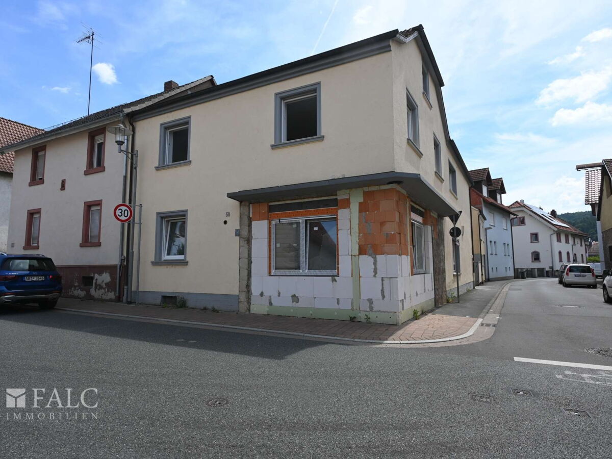 Mehrfamilienhaus