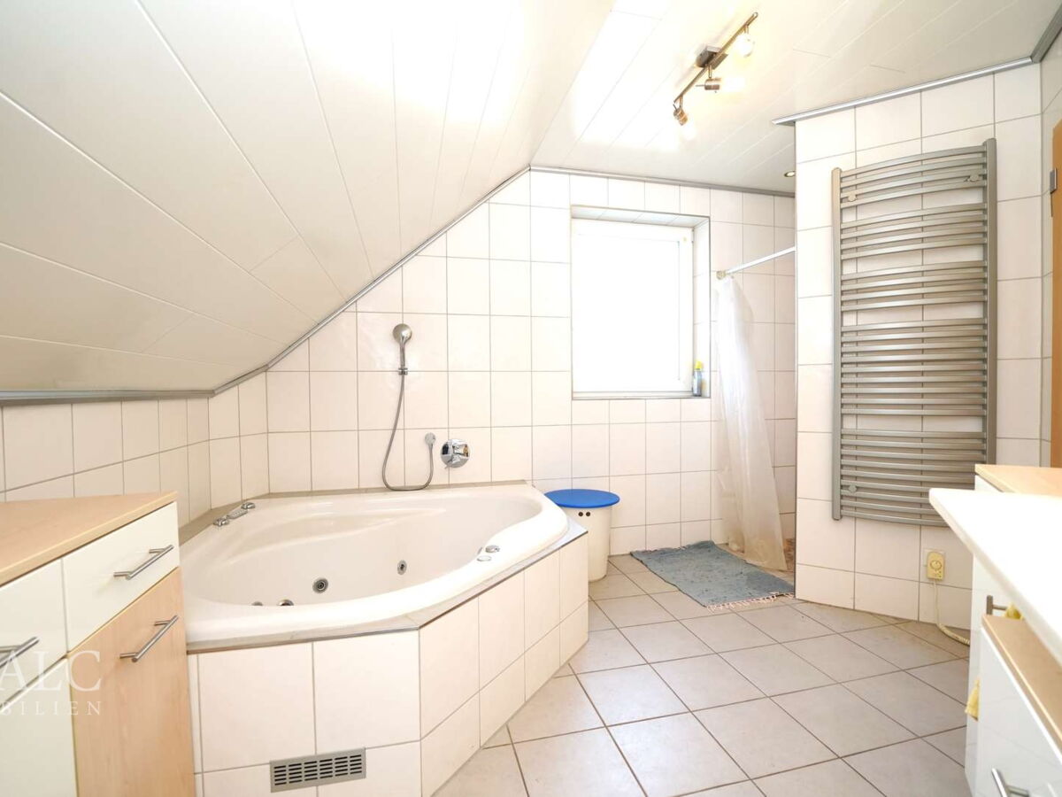 pflegeleichtes Bad mit Dusche