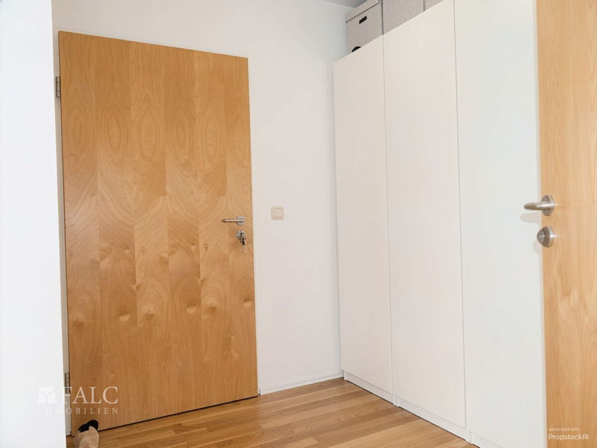 Wohnungseingang, Garderobe, KI-optimiert