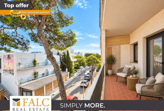 Mediterrane Balkonterrasse mit Stadtblick