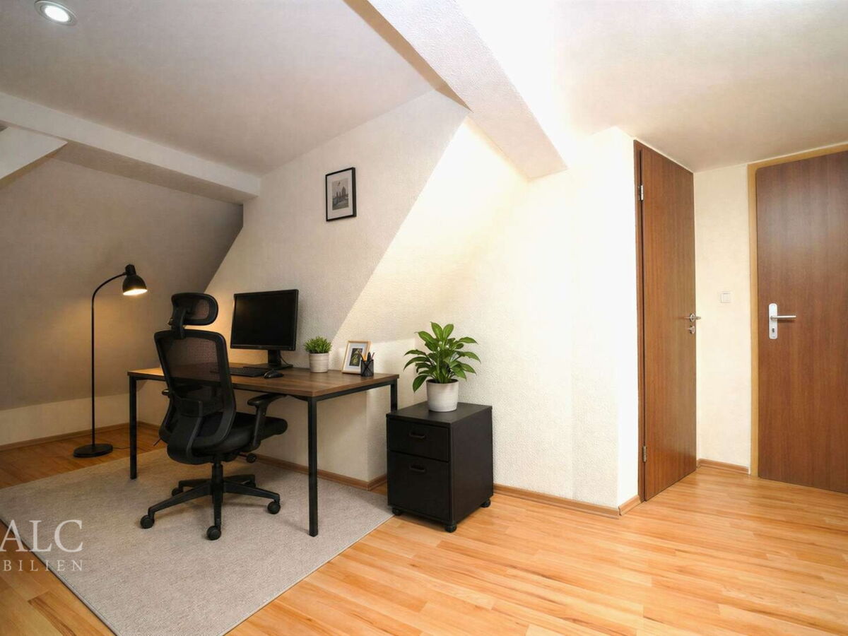 mögl. Arbeitszimmer DG