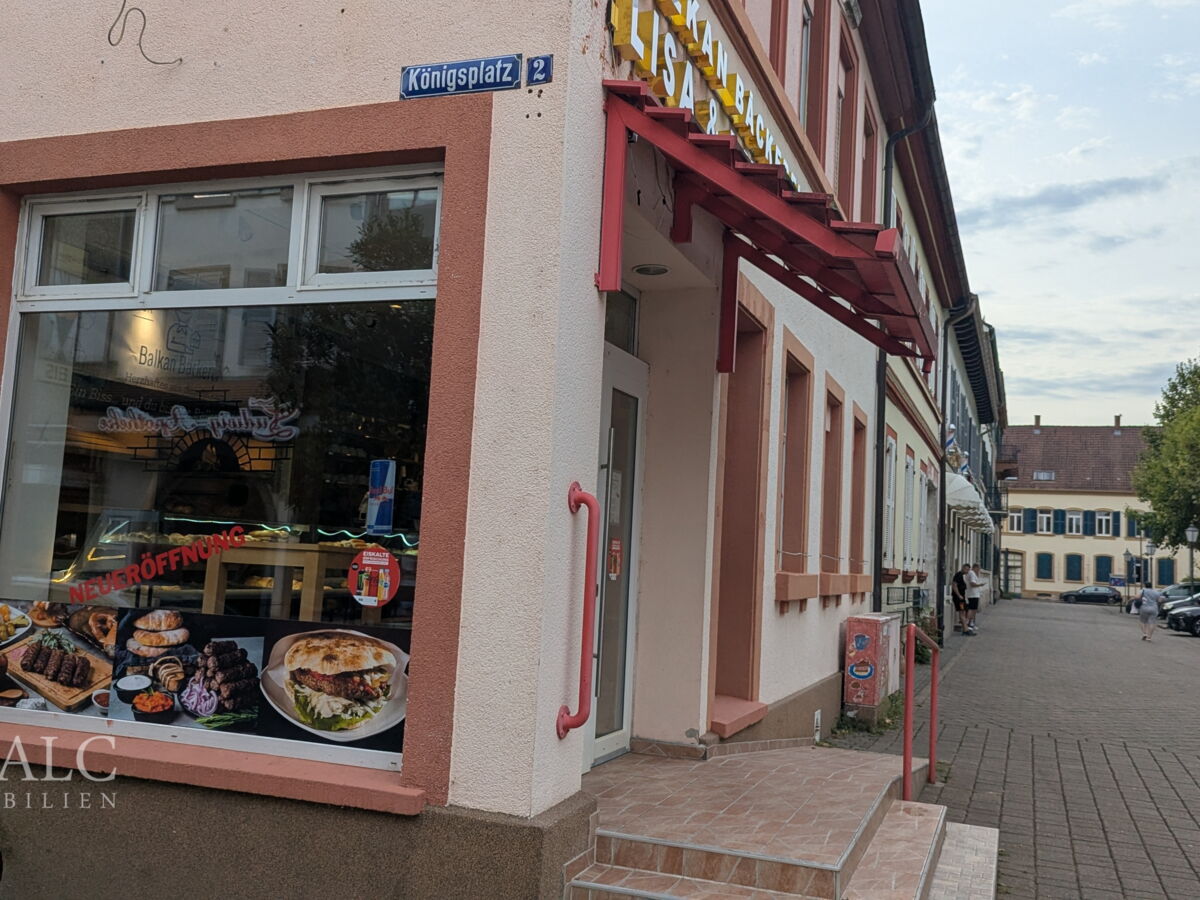 Außen seitlich