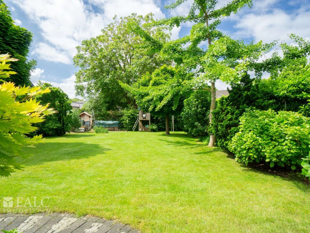 Gartenansicht von der Terrasse