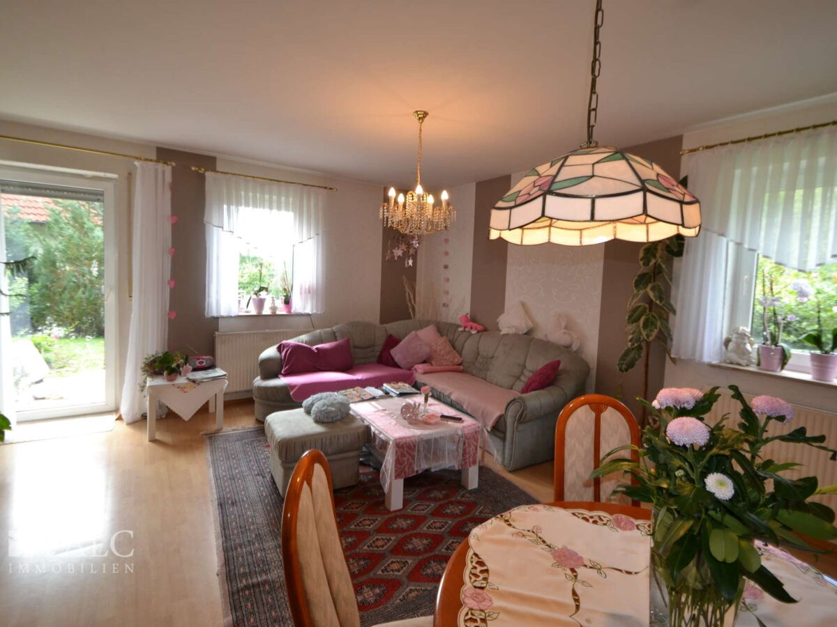 Wohnzimmer mit Essbereich