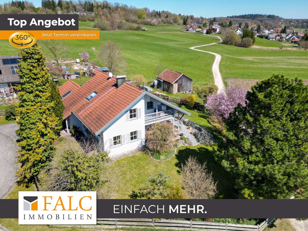 Drohne Garten mit Grundstück und Gebäude Blick Nord