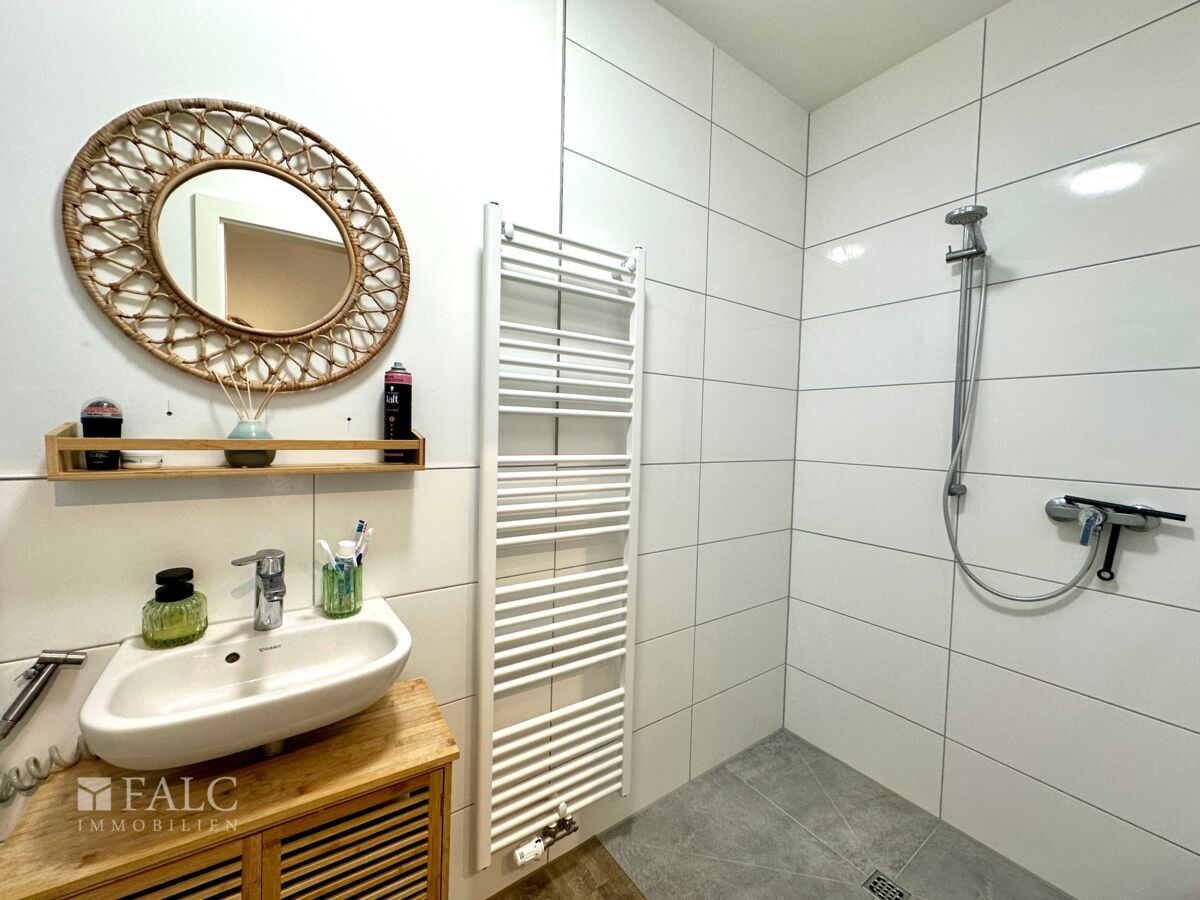Dusche Gäste-WC EG