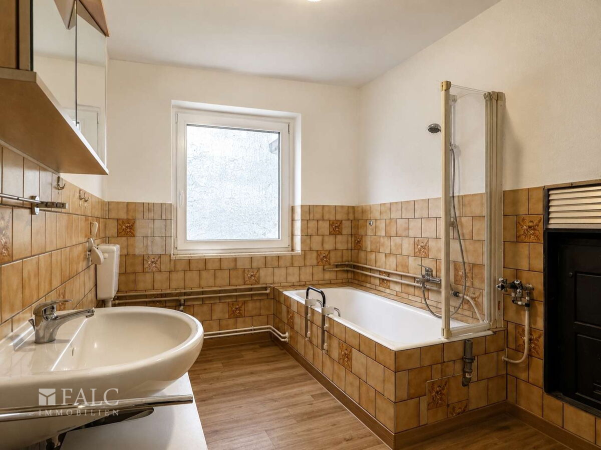 Badezimmer mit Wanne