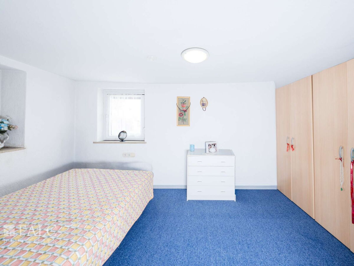 Schlafzimmer EG H1