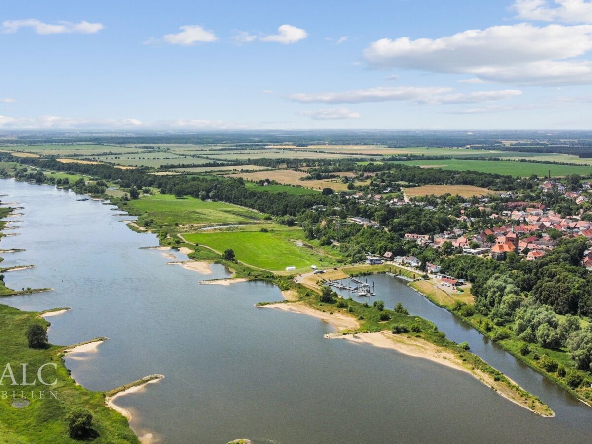 Luftbild Elbe Arneburg