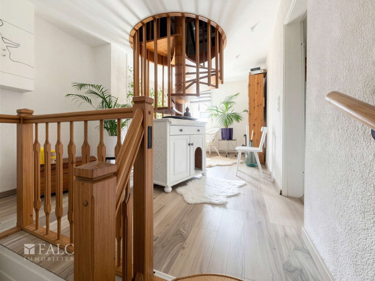 Flur mit Treppe 
