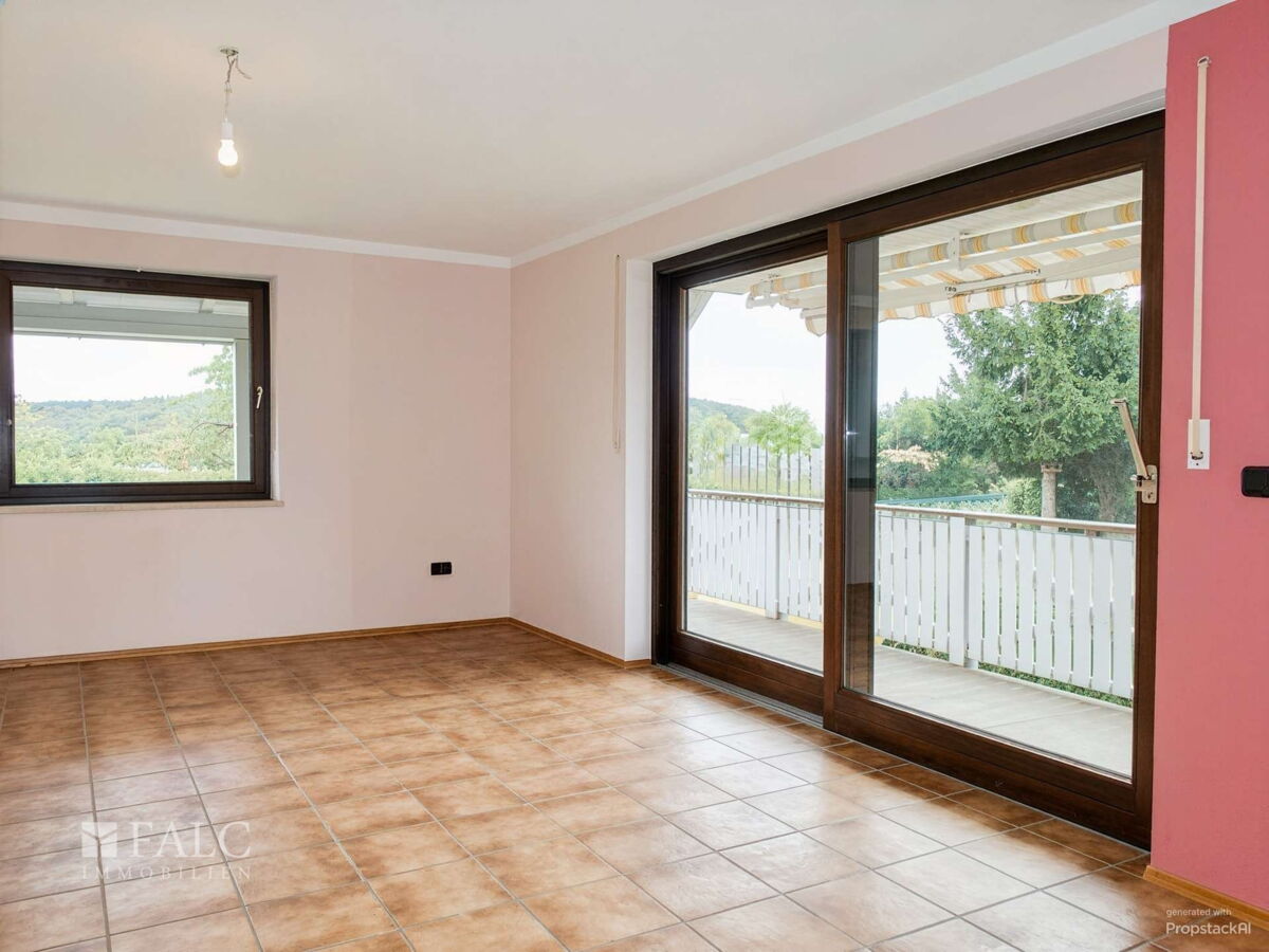EG: Wohnzimmer, Süd-Loggia-Balkon