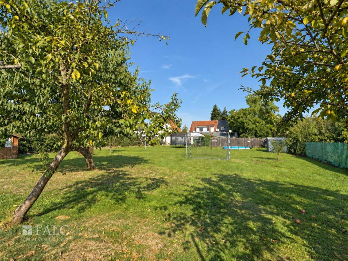 Garten mit gewachsenem Obstbaumbestand