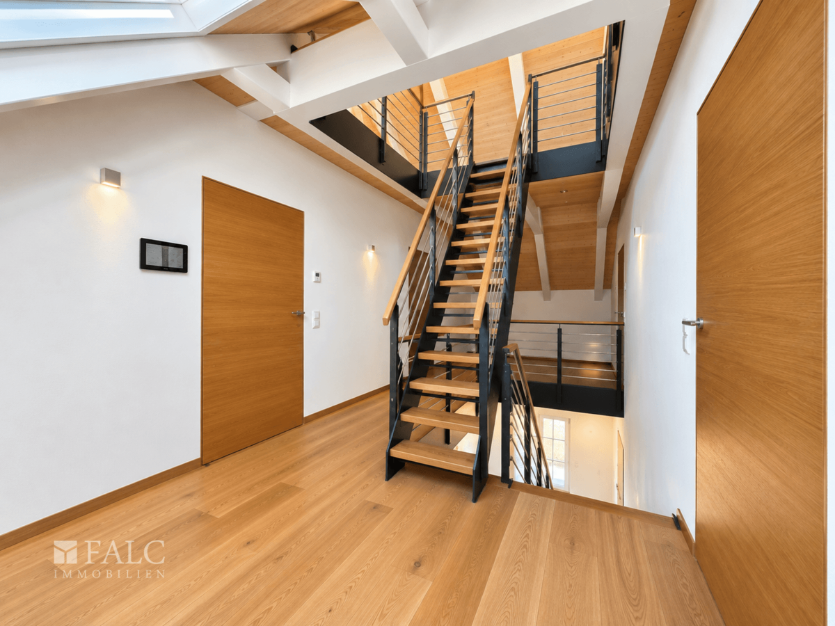 Flur mit Treppe Obergeschoss