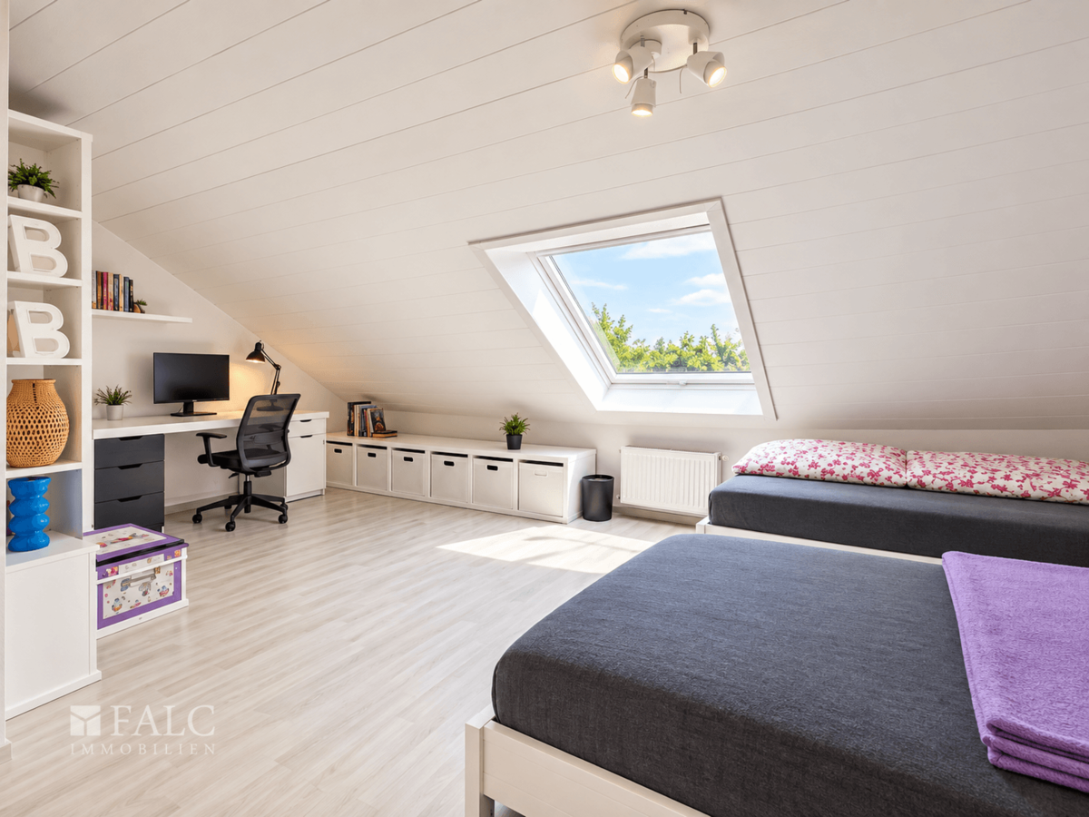 Dachgeschoss-Zimmer vielseitig nutzbar
