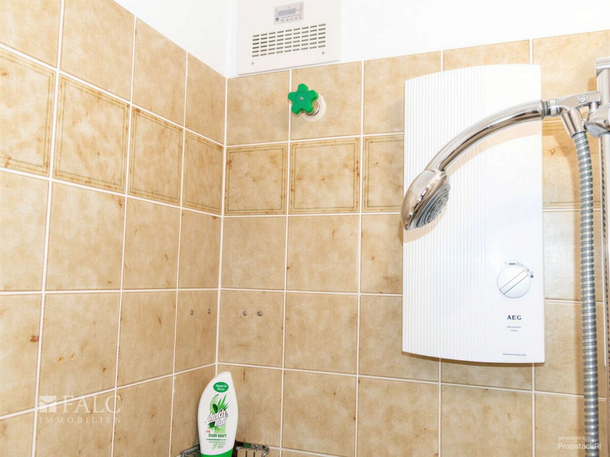 Badezimmer, KI bearbeitet