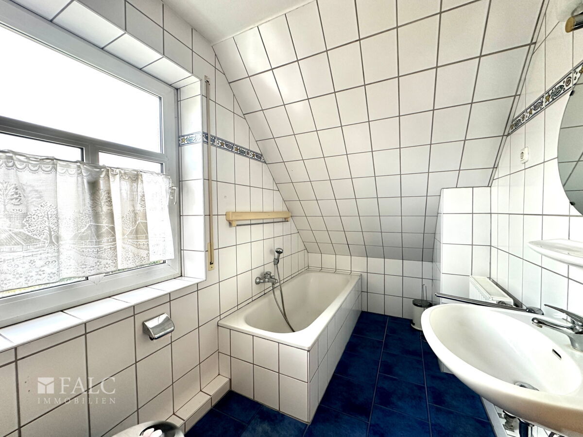Bad Studiowohnung OG
