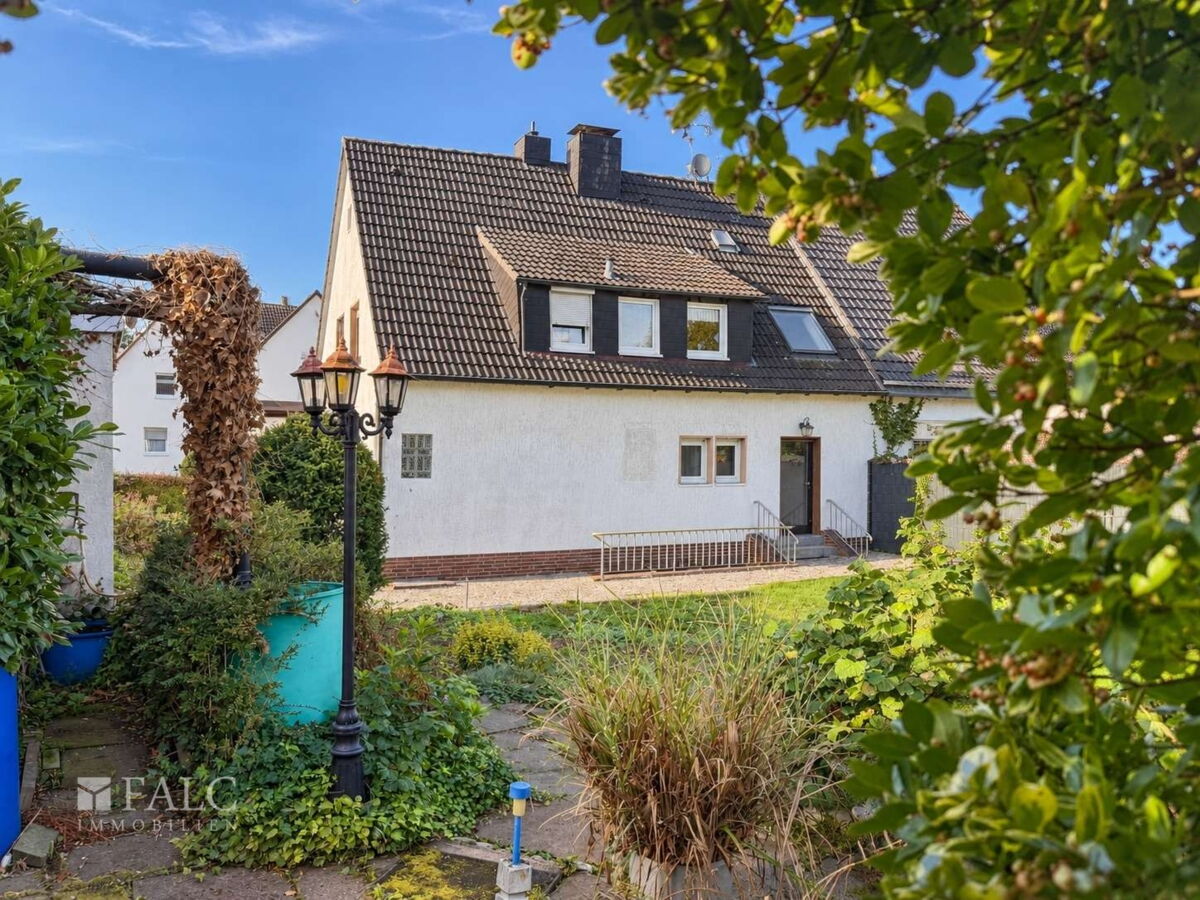 Rückansicht (KI-bearbeitet)