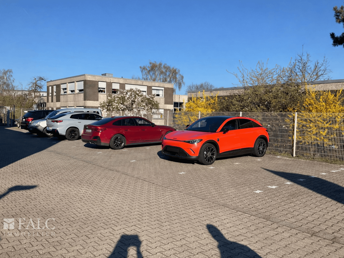 Parkplatz Bürogebäude