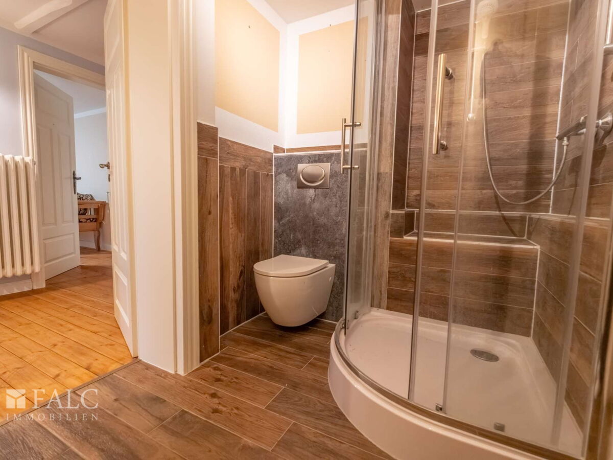 23. Badezimmer EG hinterer Wohnbereich