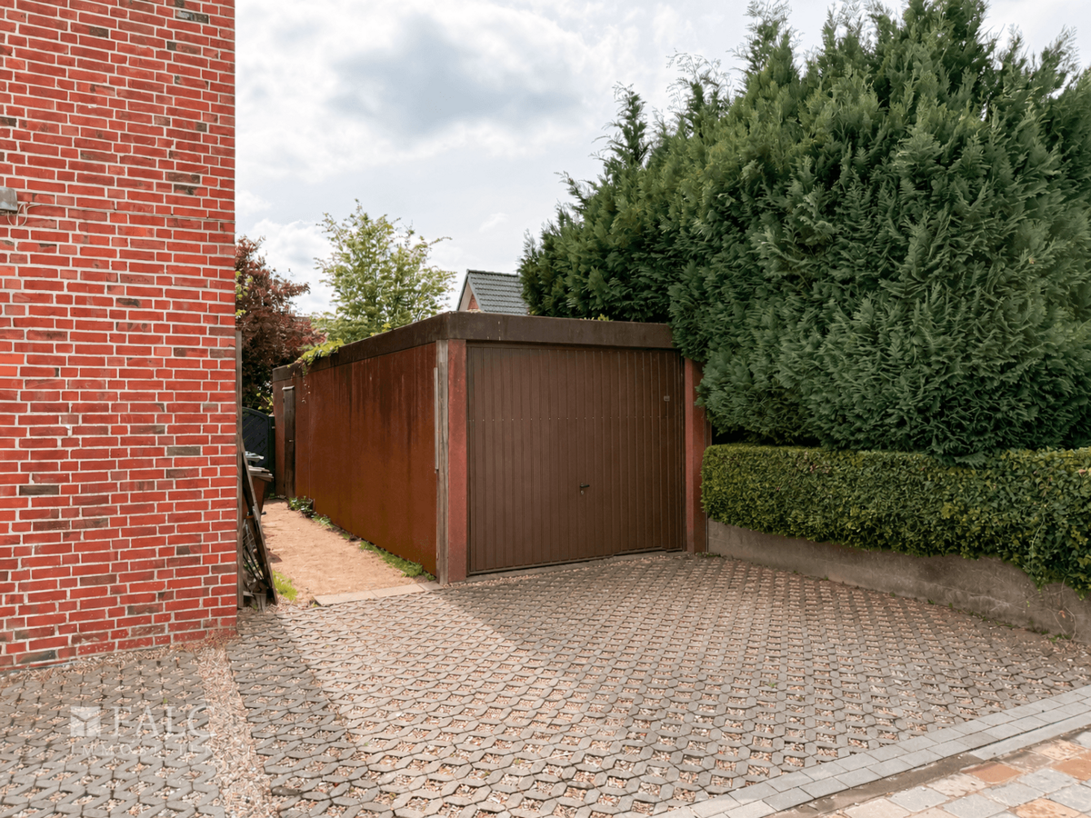 Außenansicht Garage
