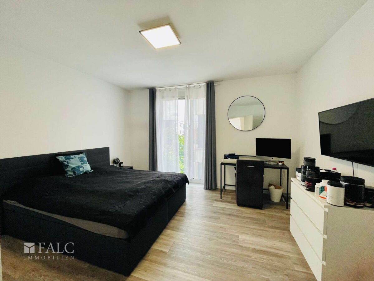 Schlafzimmer 1