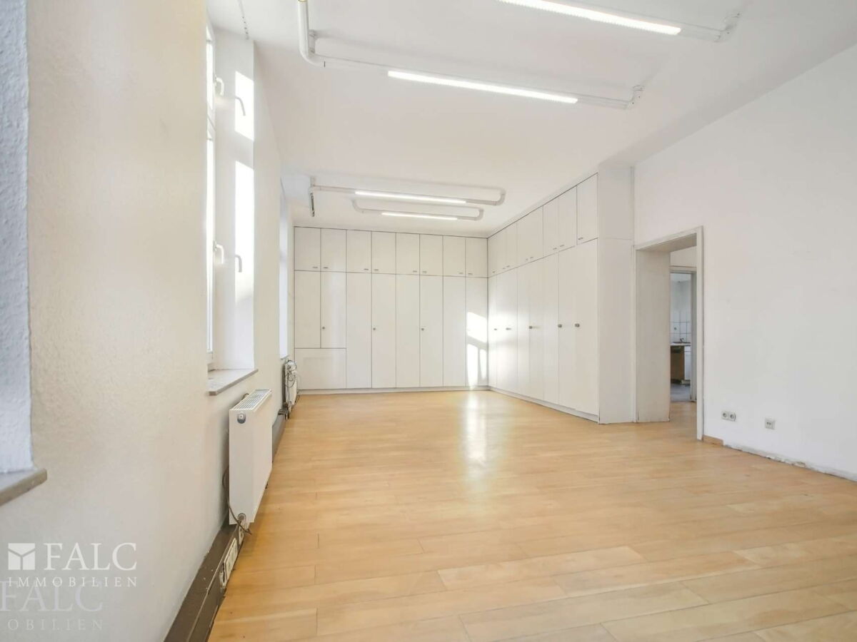EG Büro Straßenseite