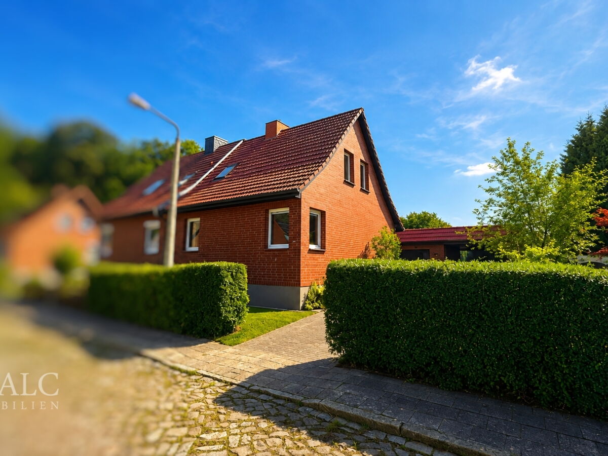 Straßenansicht