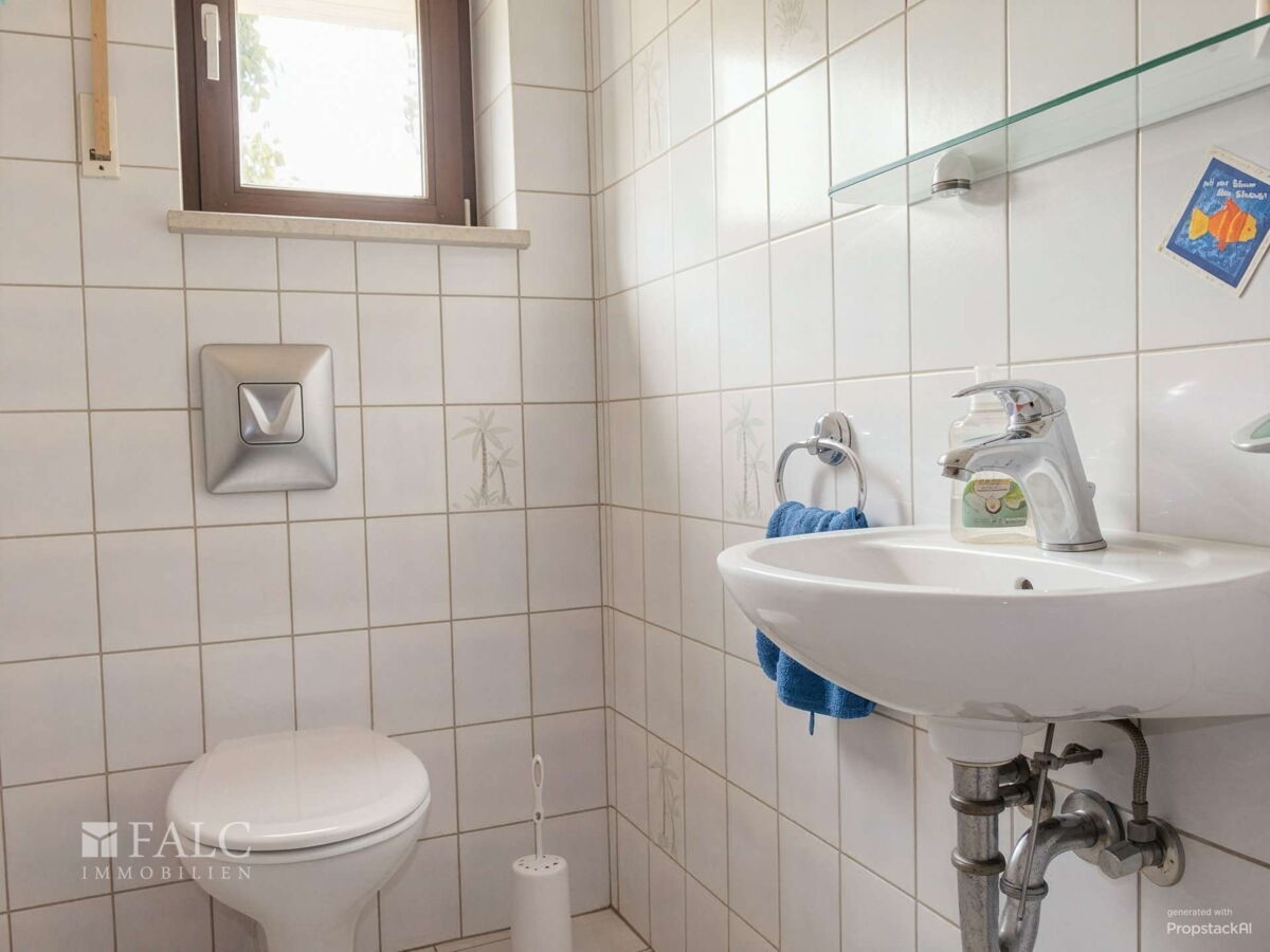 Gäste-WC, KI-optimiert