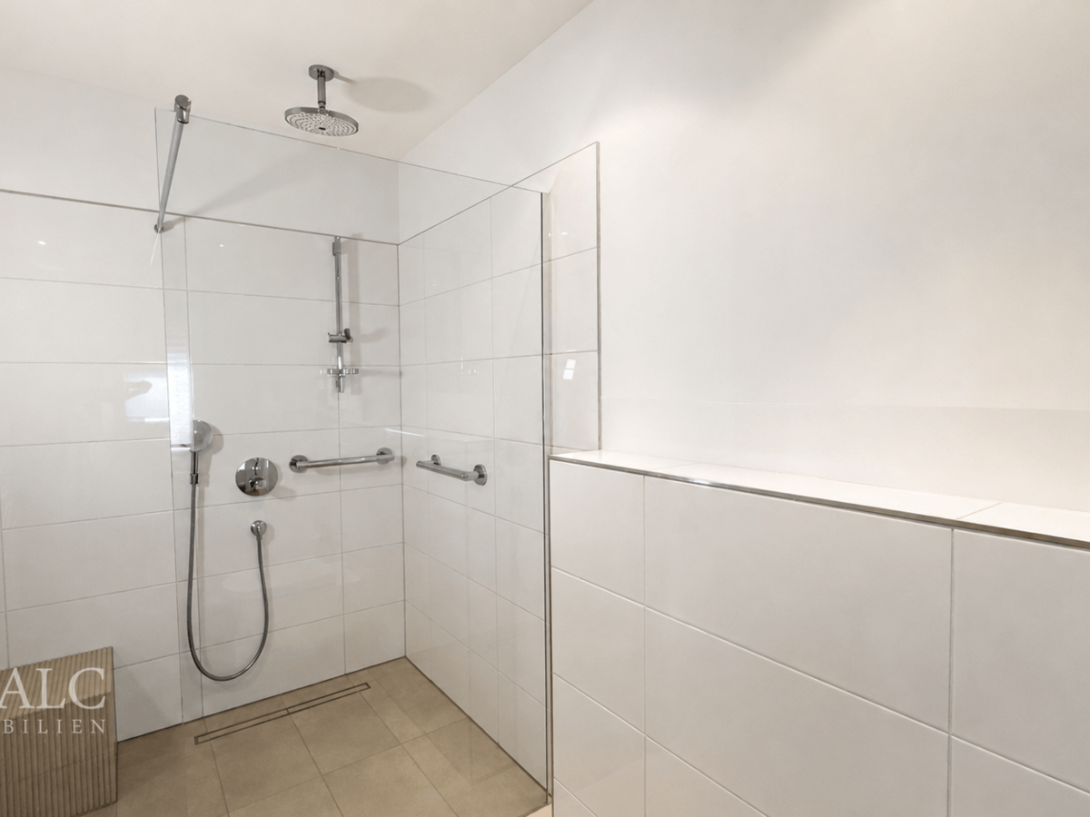 Bad- Dusche