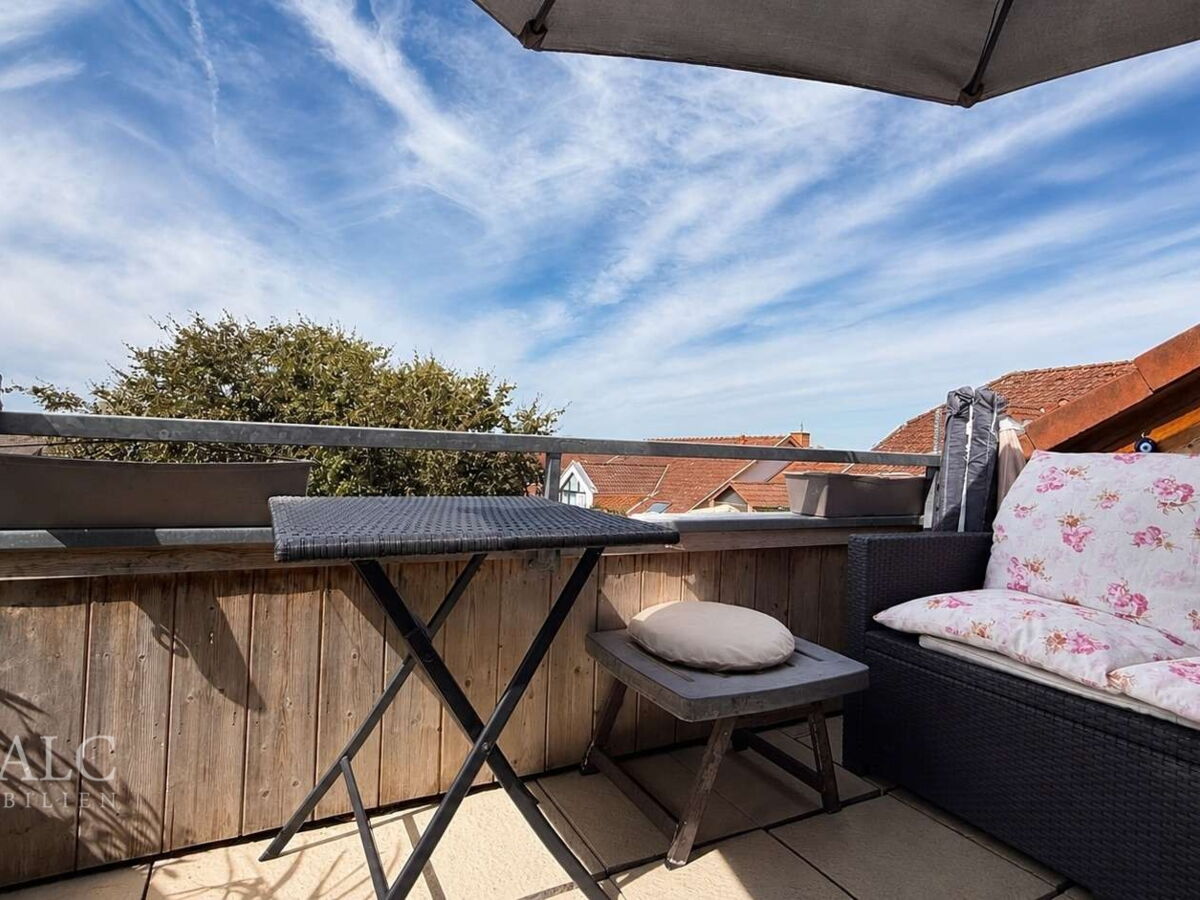 Helle, gepflegte Dachterrasse mit Ausblick