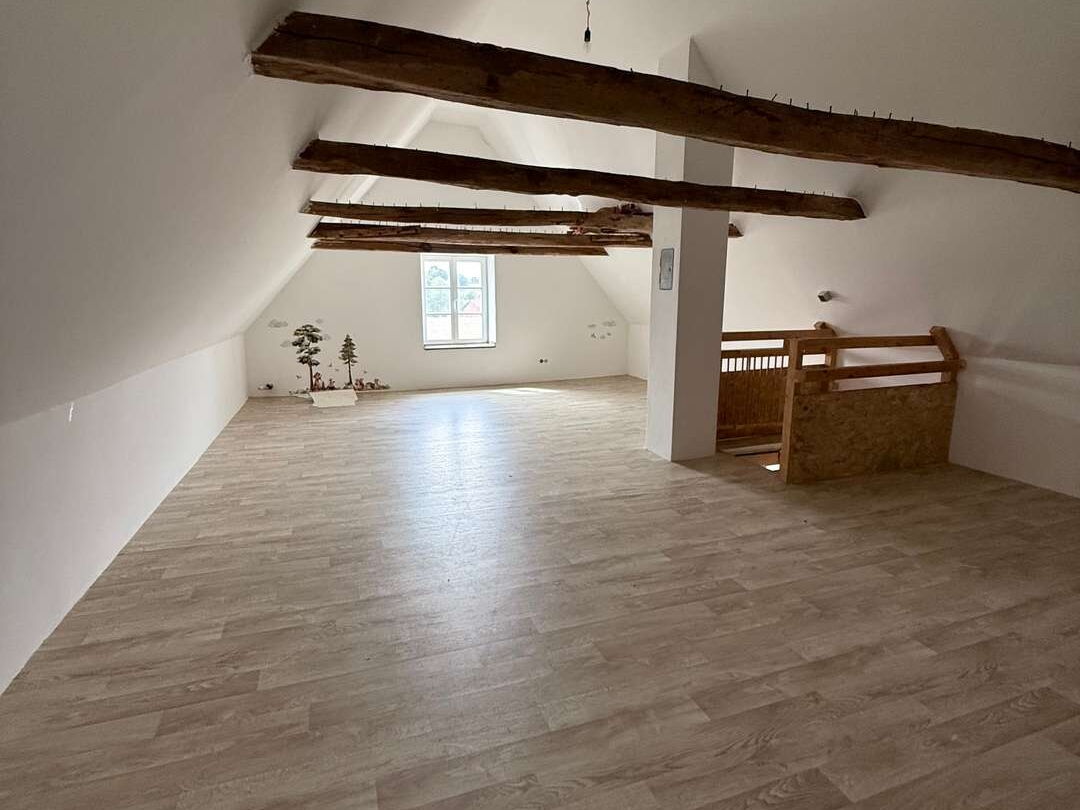 Dachboden / Lager/ Büro Fläche 