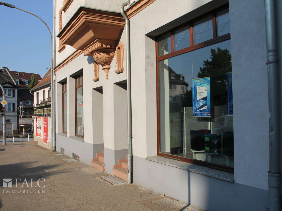 Straßenansicht