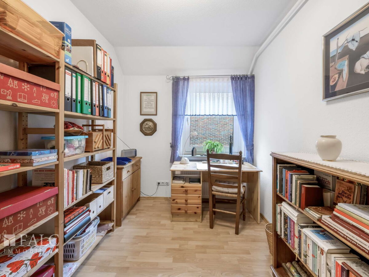 Einliegerwohnung - Arbeitszimmer