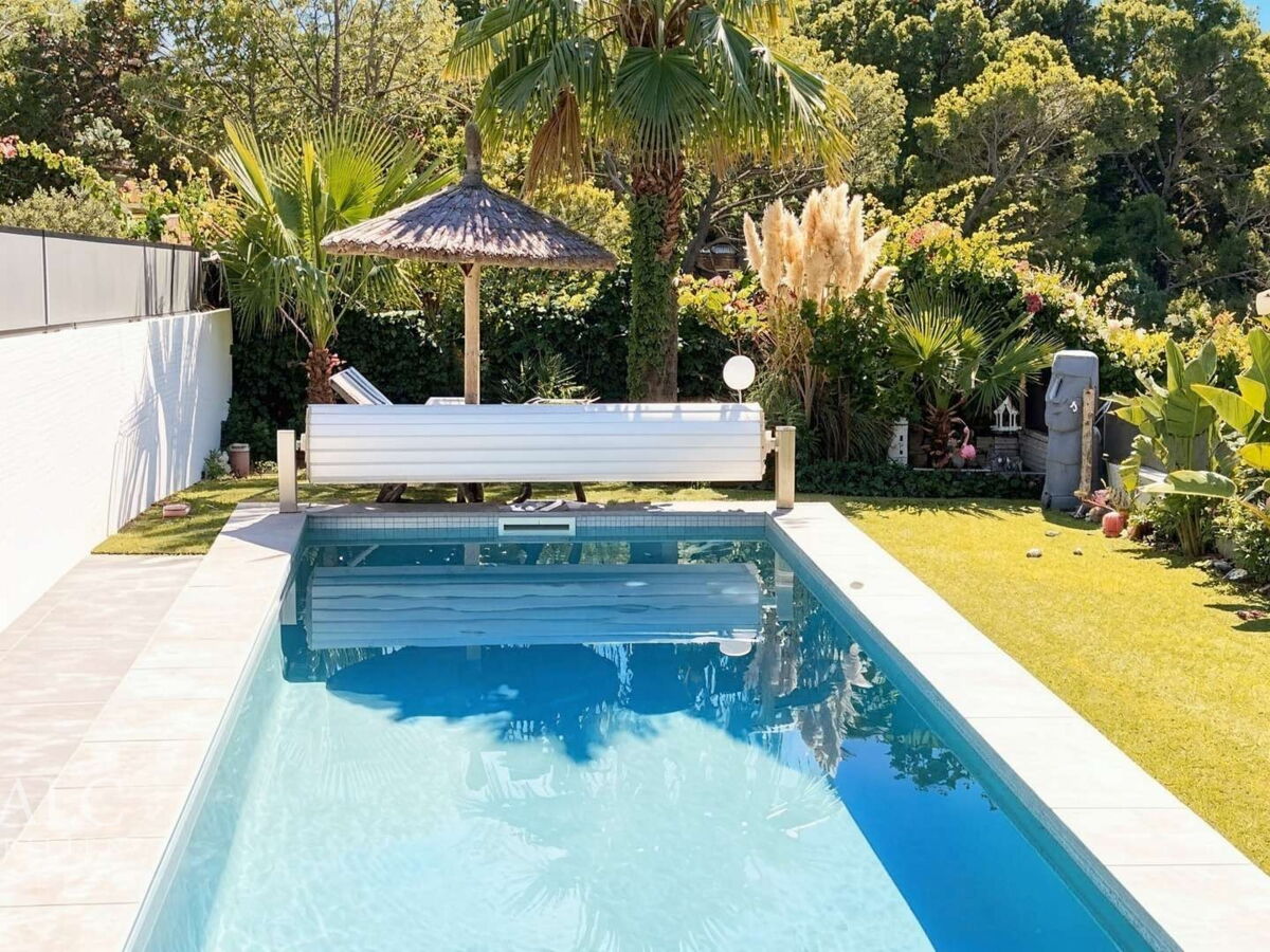 Pool mit Garten 