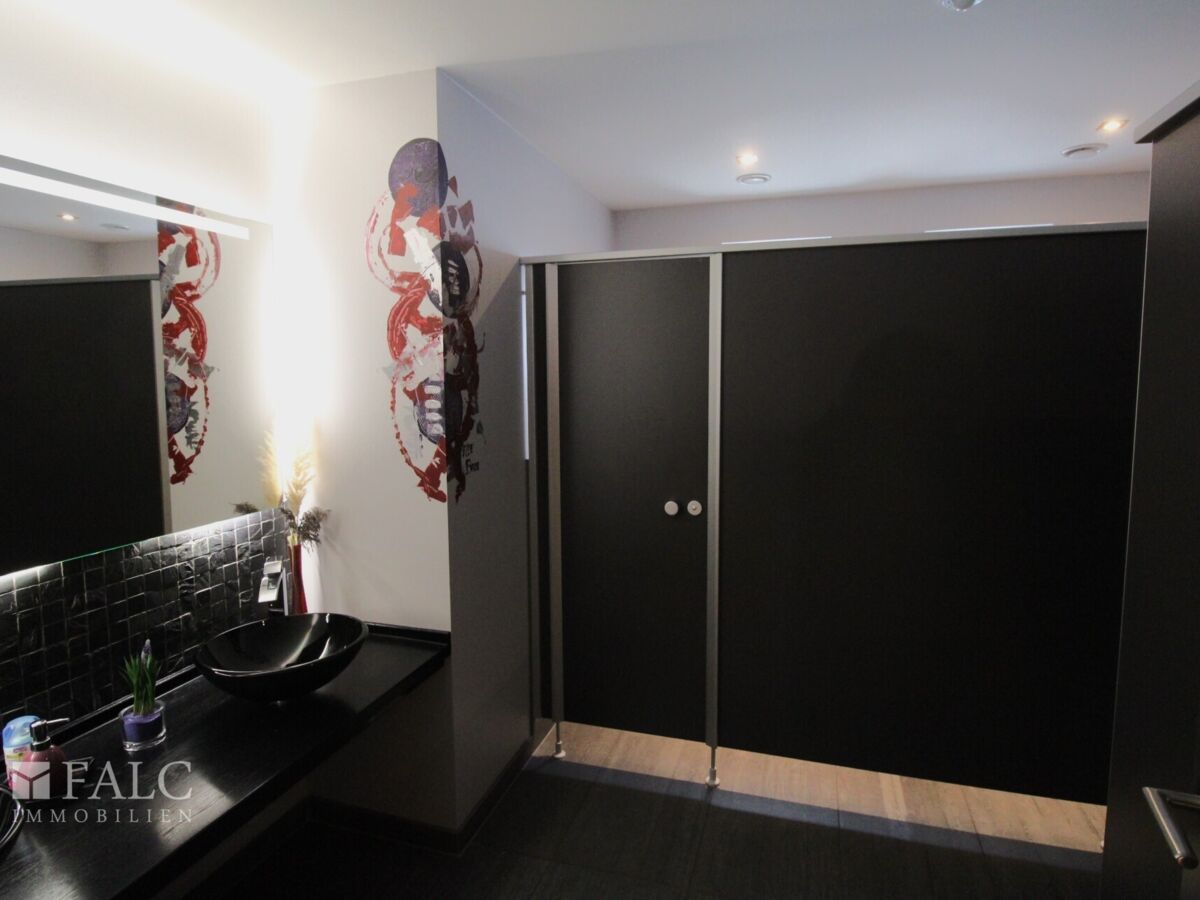 Kundentoilette im Erdgeschoss 
