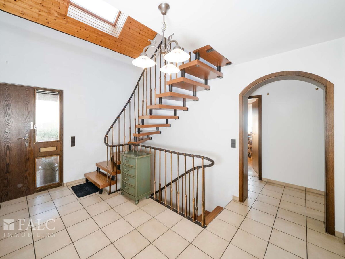S1_08_Diele-Treppe