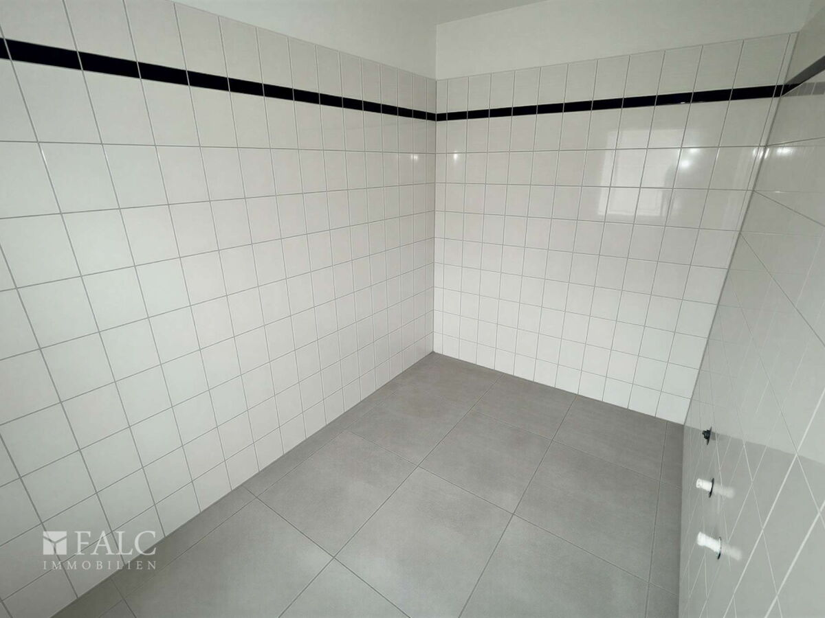 Badezimmer - Renovierungsbeispiel (KI generiert)