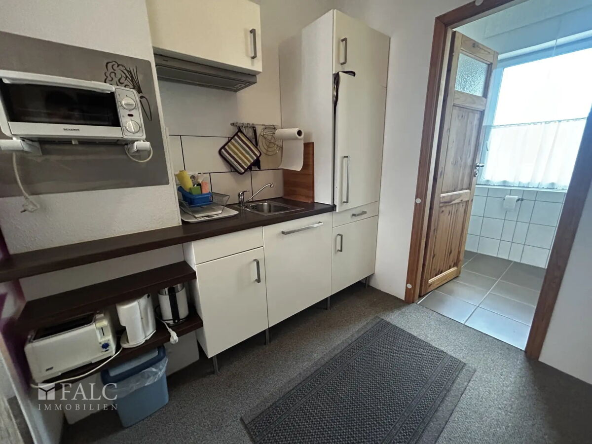 Küchenzeile Wohnung rechts