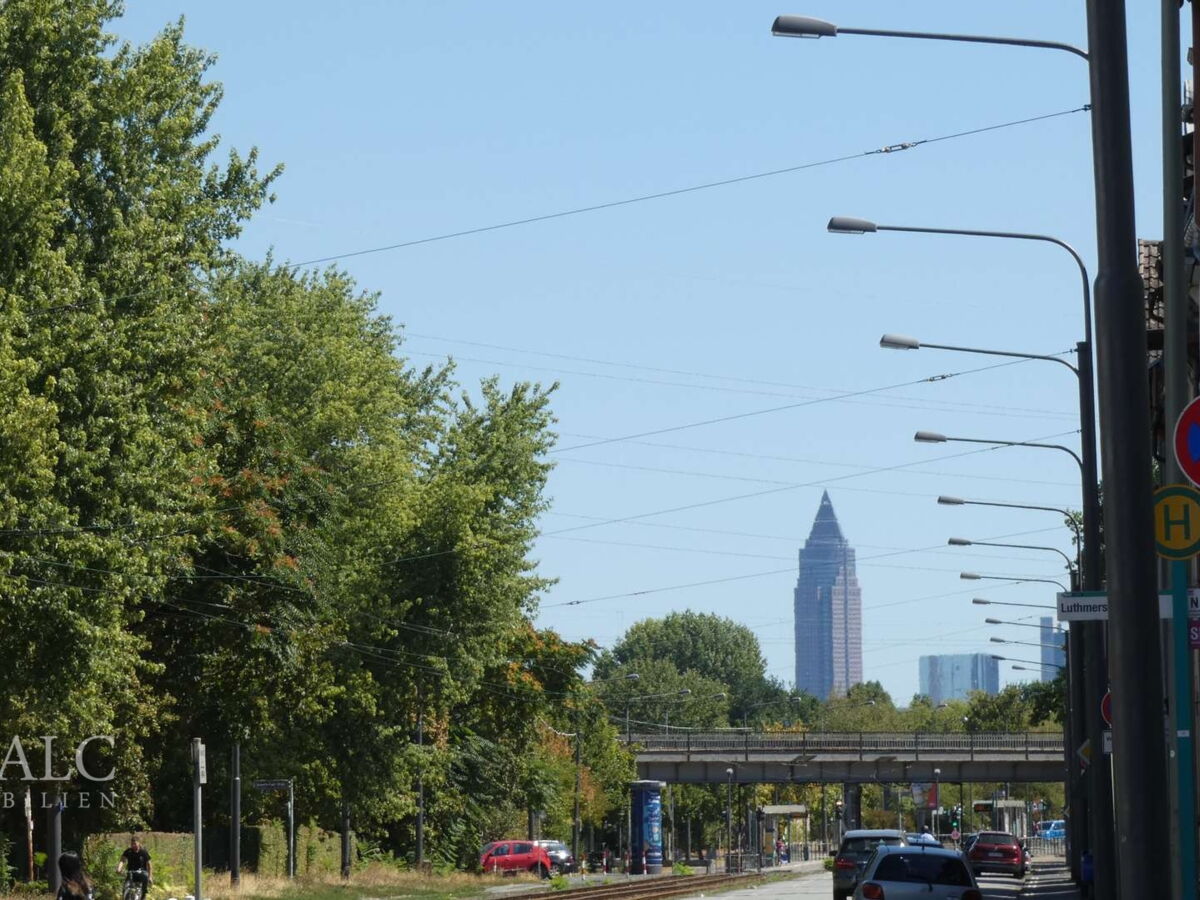 Blick zum Messeturm