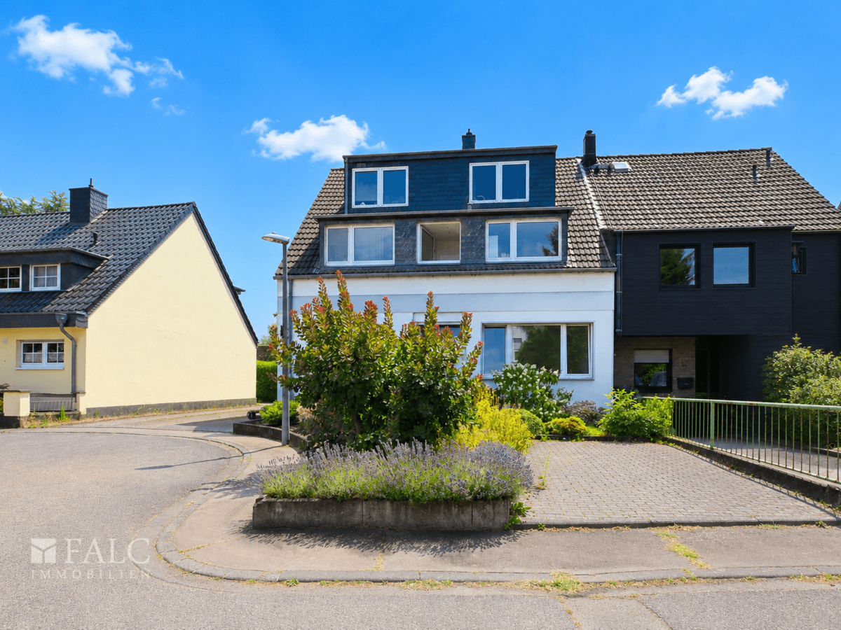 Haus-Straßenansicht