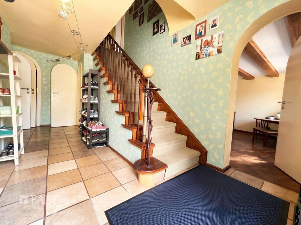 Flur mit Treppe 