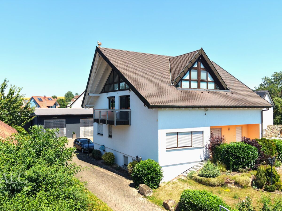 gepflegtes 2-Familienhaus